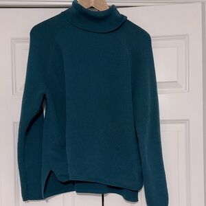 Title Nine Teal offsite synergy turtleneck sweater size large